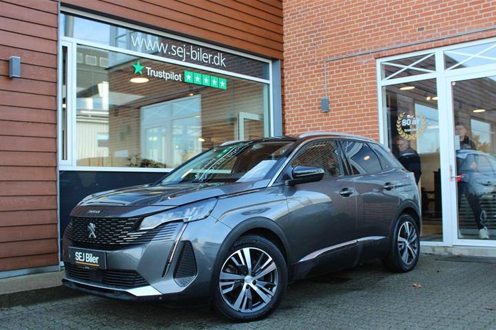 Grå Peugeot 3008 fra 2020