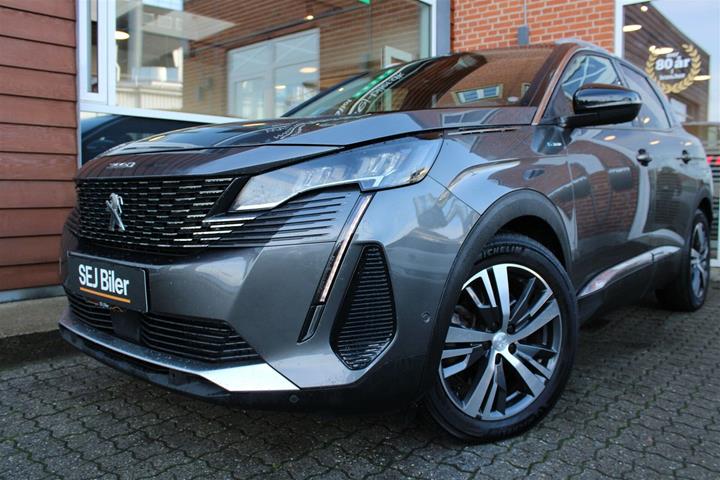 Grå Peugeot 3008 fra 2020