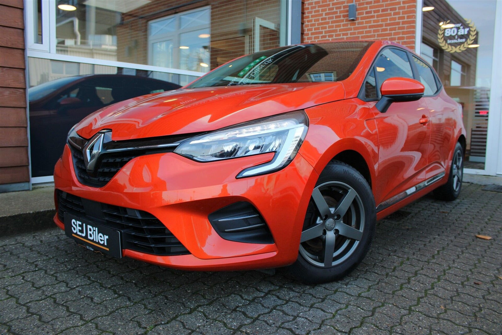 Orange Renault Clio V fra 2019