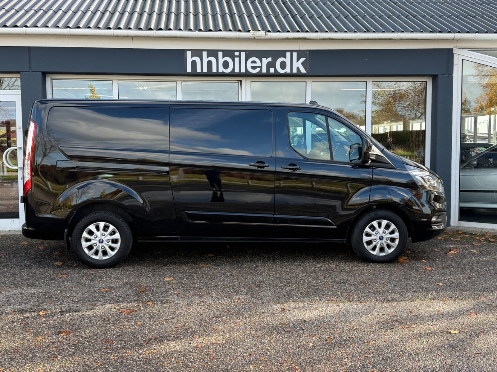 Sort Ford Transit Custom 300 L2 fra 2021