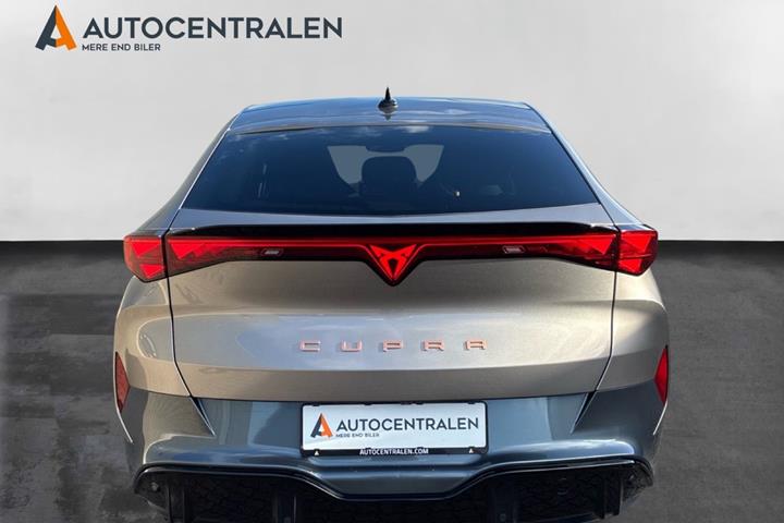 Beige Cupra Tavascan fra 2024