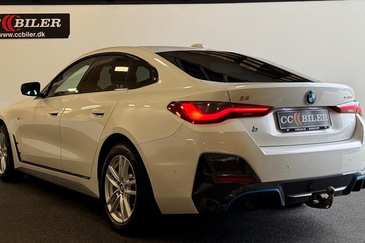 Hvid BMW i4 fra 2022