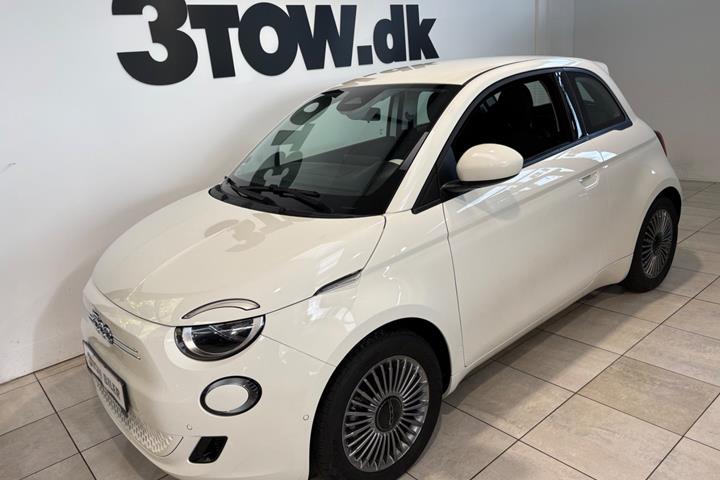 Hvid Fiat 500e fra 2023