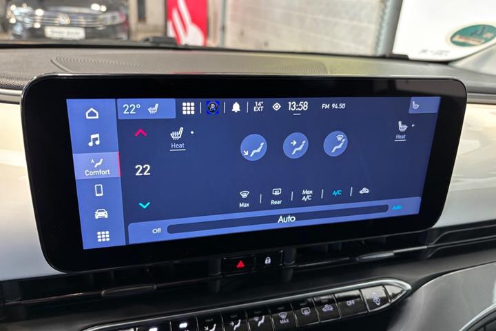 Hvid Fiat 500e fra 2023