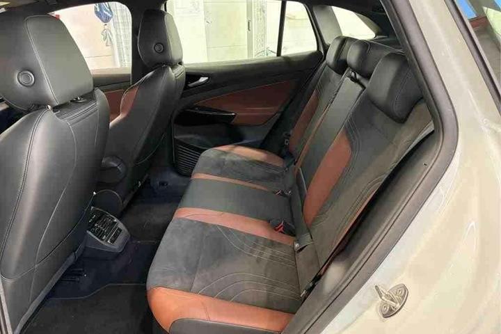 Hvid VW ID.4 fra 2024