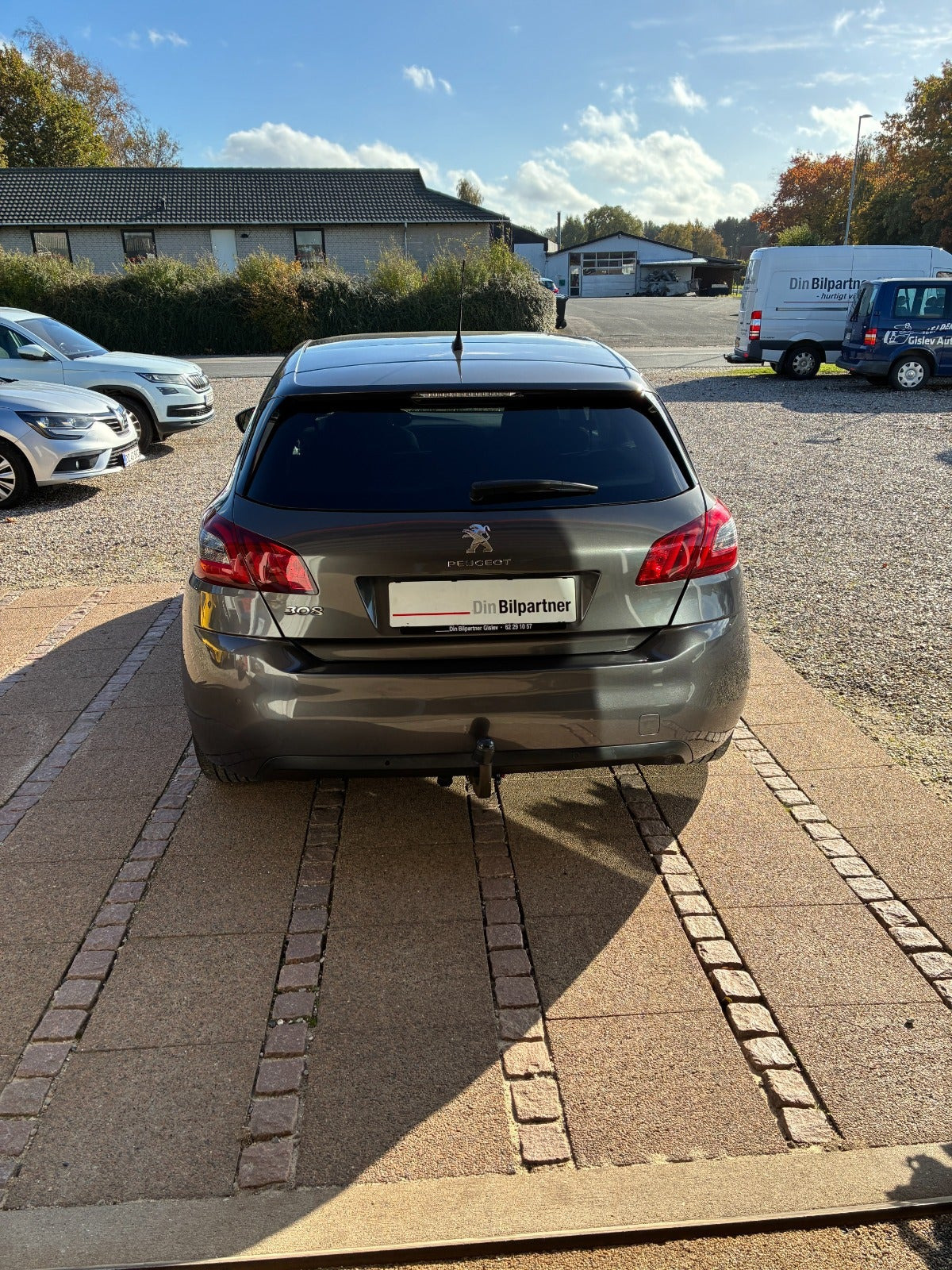 Grå Peugeot 308 fra 2018