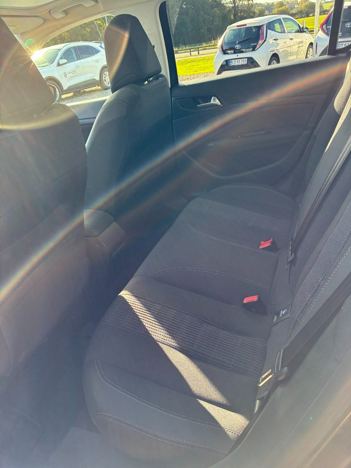 Grå Peugeot 308 fra 2018