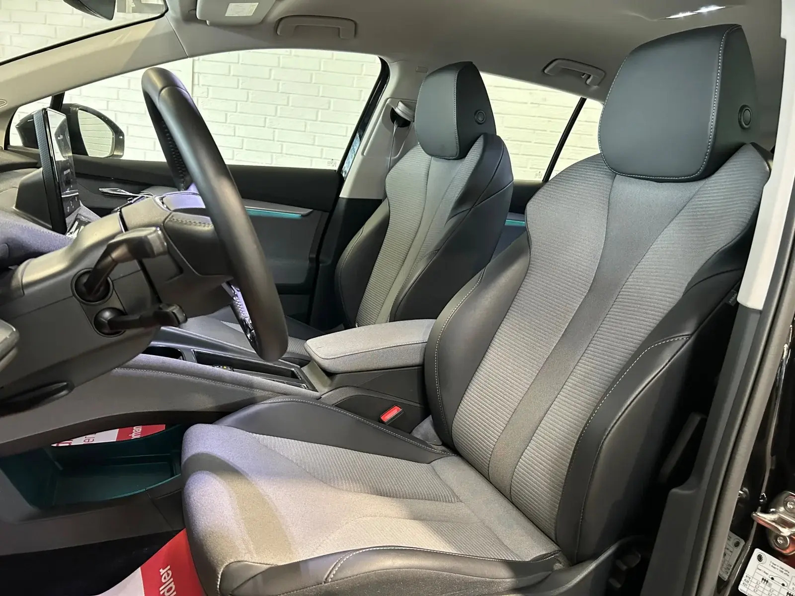 Sort Skoda Enyaq fra 2024