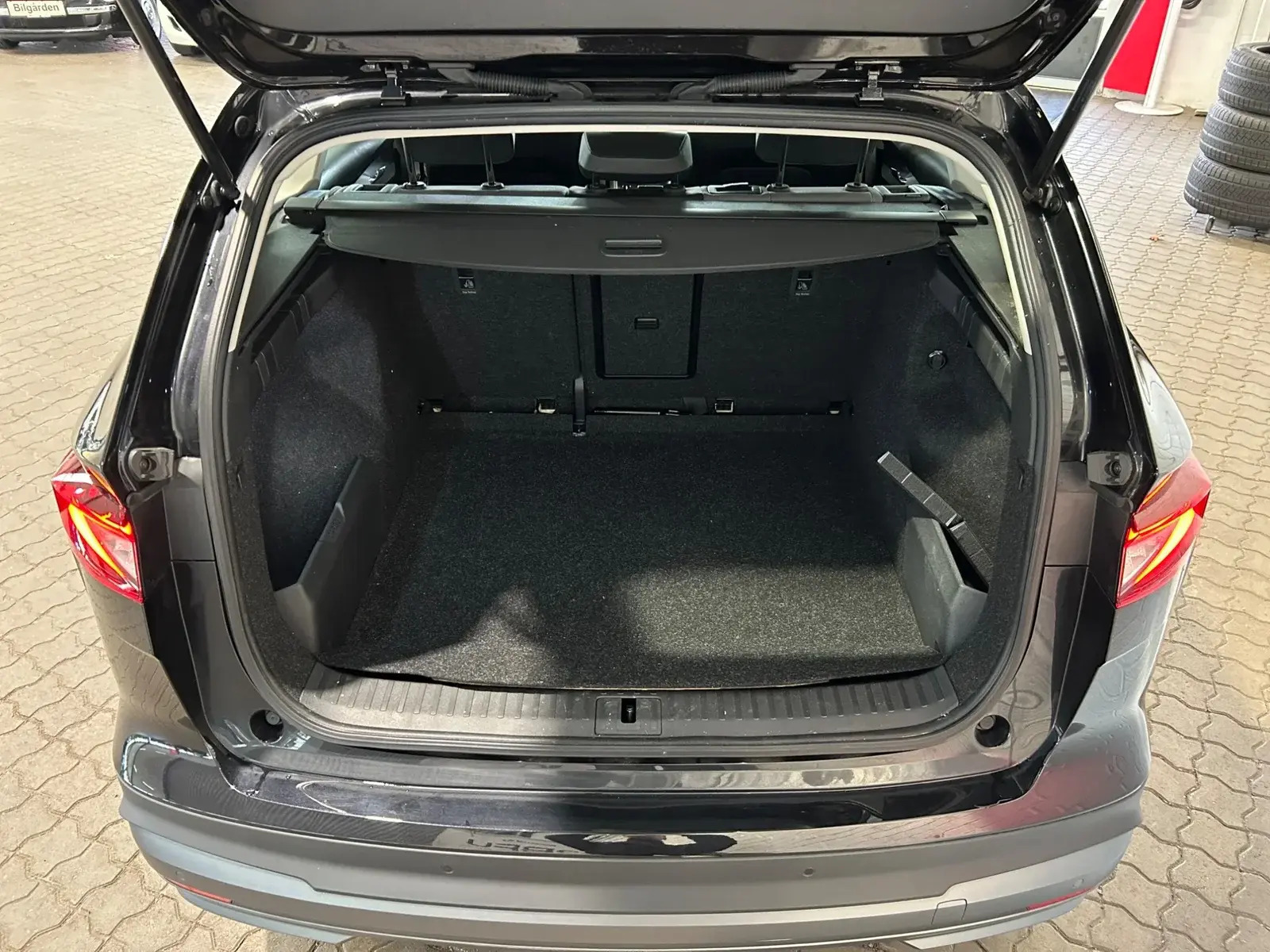 Sort Skoda Enyaq fra 2024
