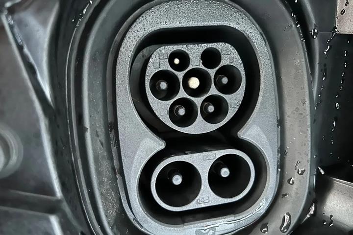 Sort Skoda Enyaq fra 2024