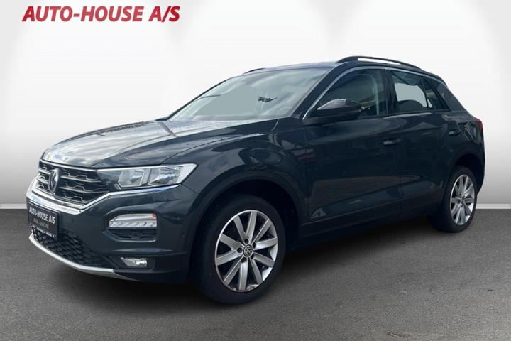 Grå VW T-Roc fra 2019 set udefra