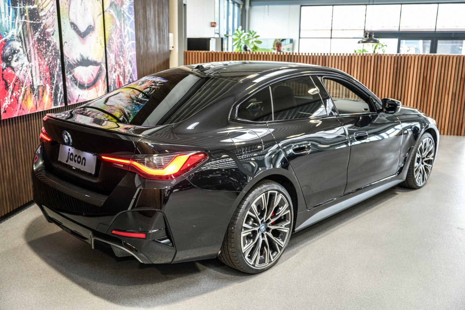 Sort BMW i4 fra 2023