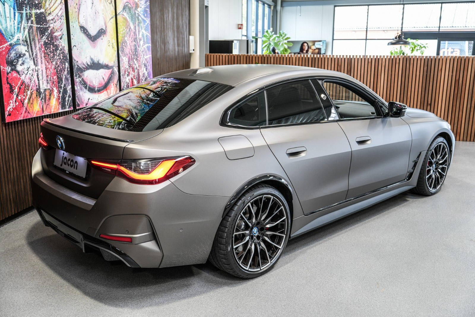 Sort BMW i4 fra 2023