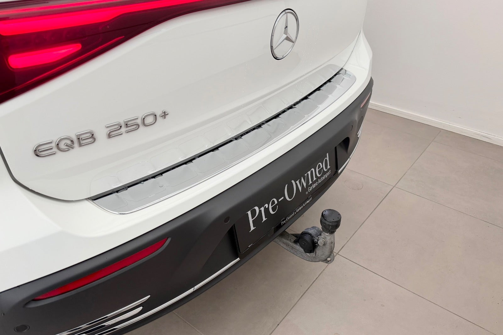 Hvid Mercedes EQB250+ fra 2026