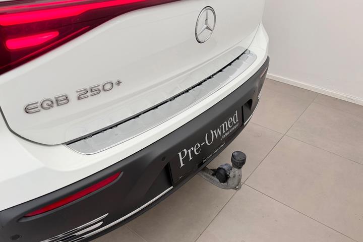 Hvid Mercedes EQB250+ fra 2026