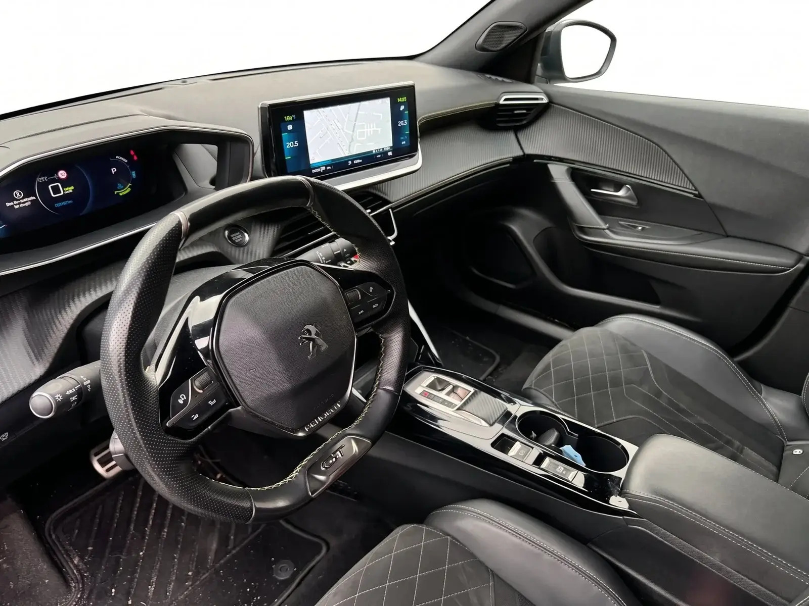 Sort Peugeot e-2008 fra 2022