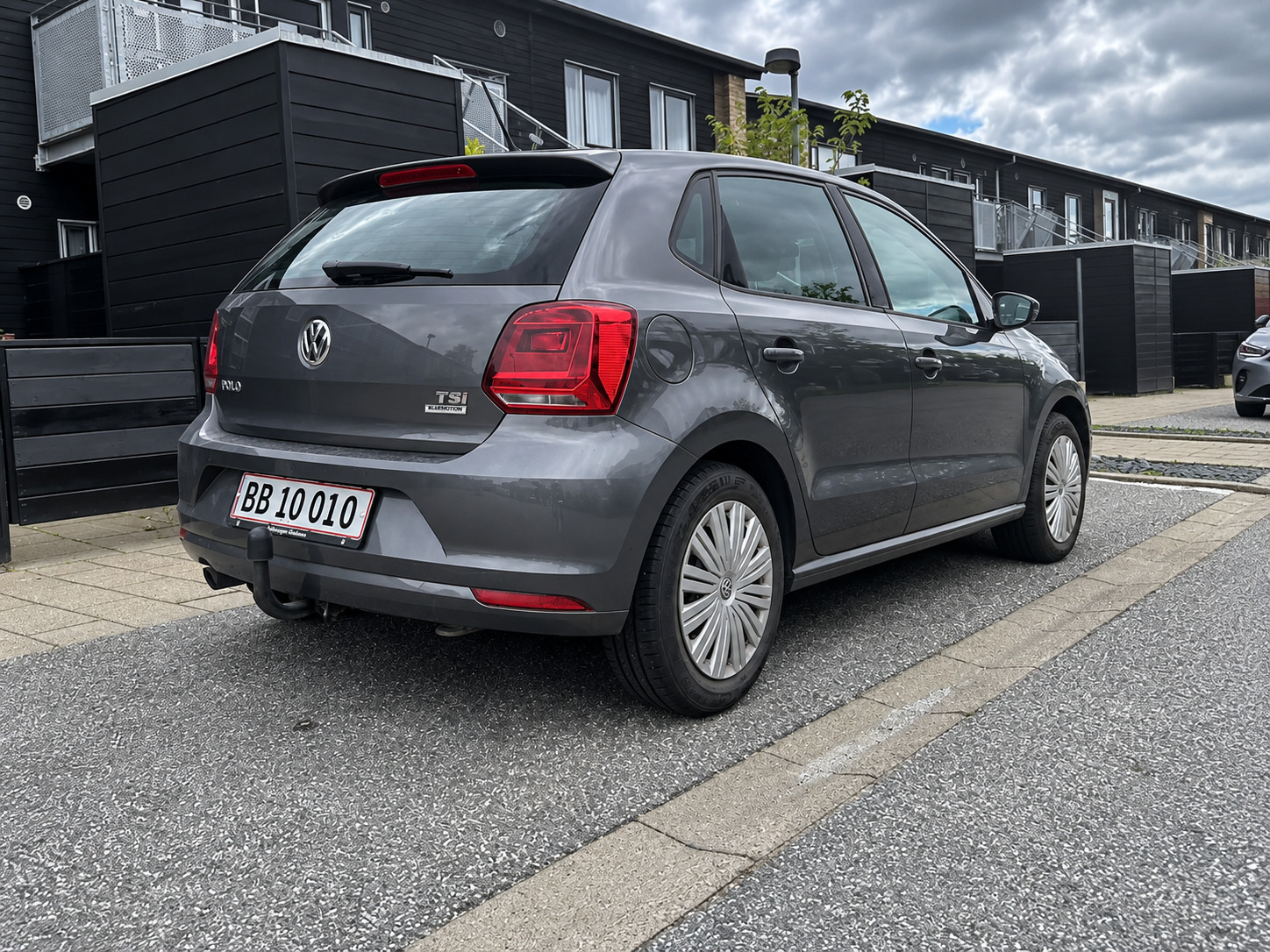 Grå VW Polo fra 2015