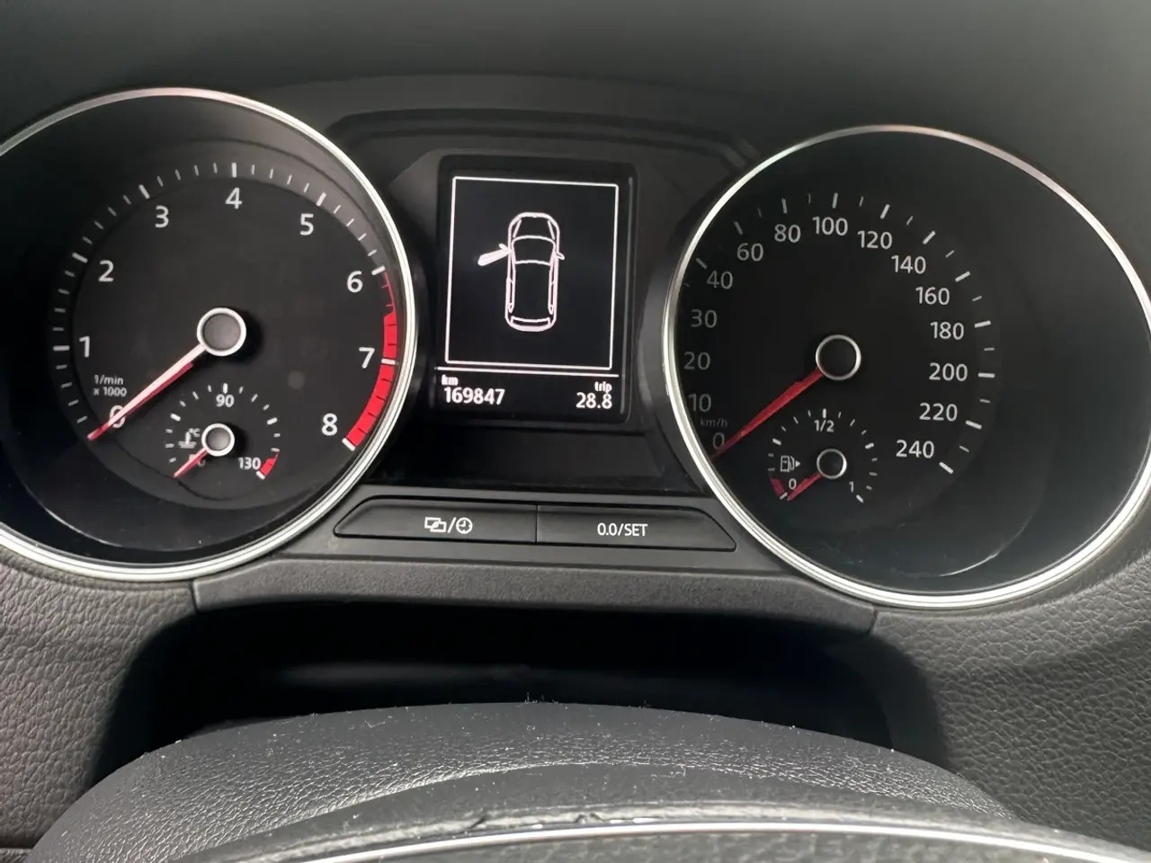 Grå VW Polo fra 2015