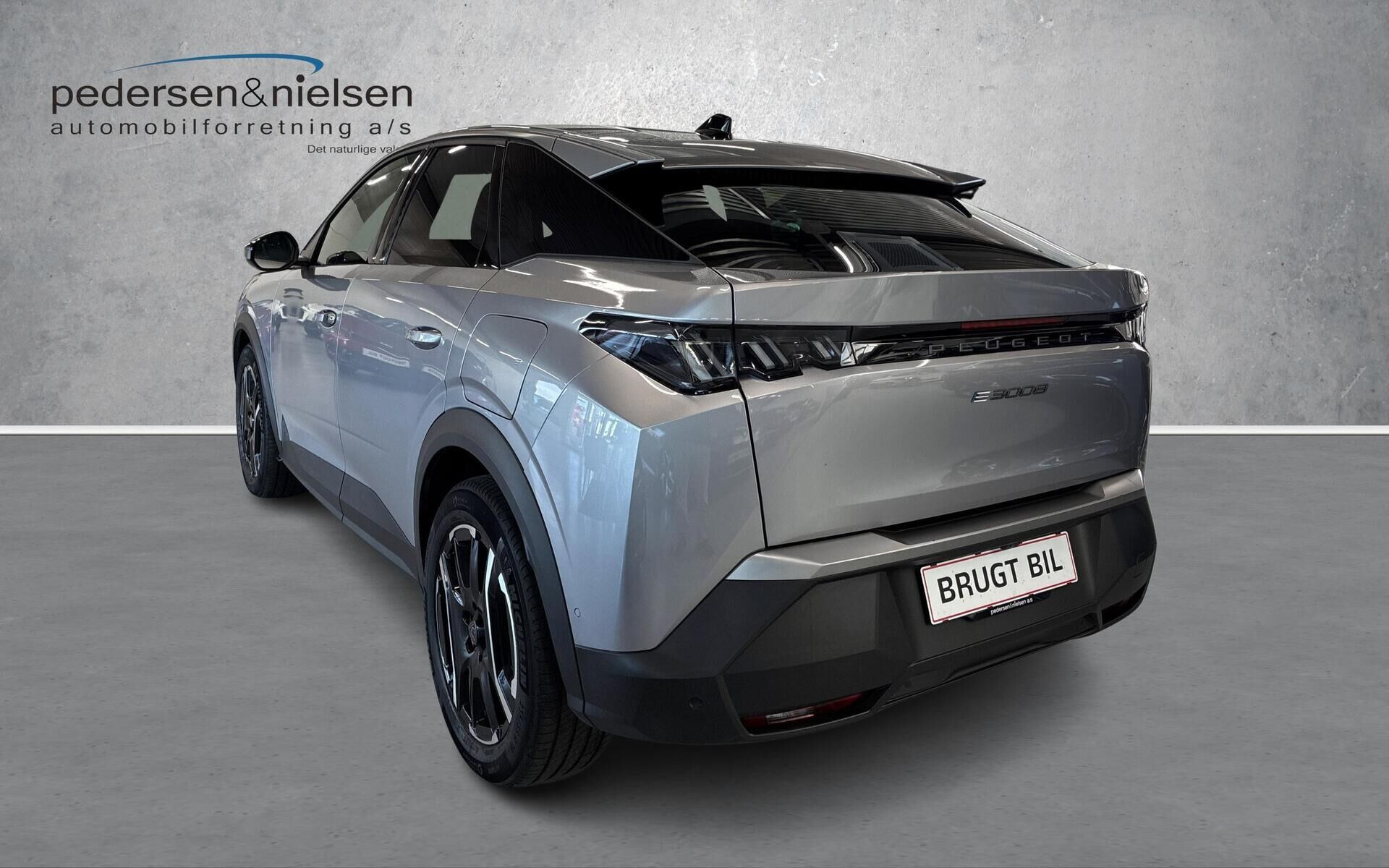 Sort Peugeot e-3008 fra 2025