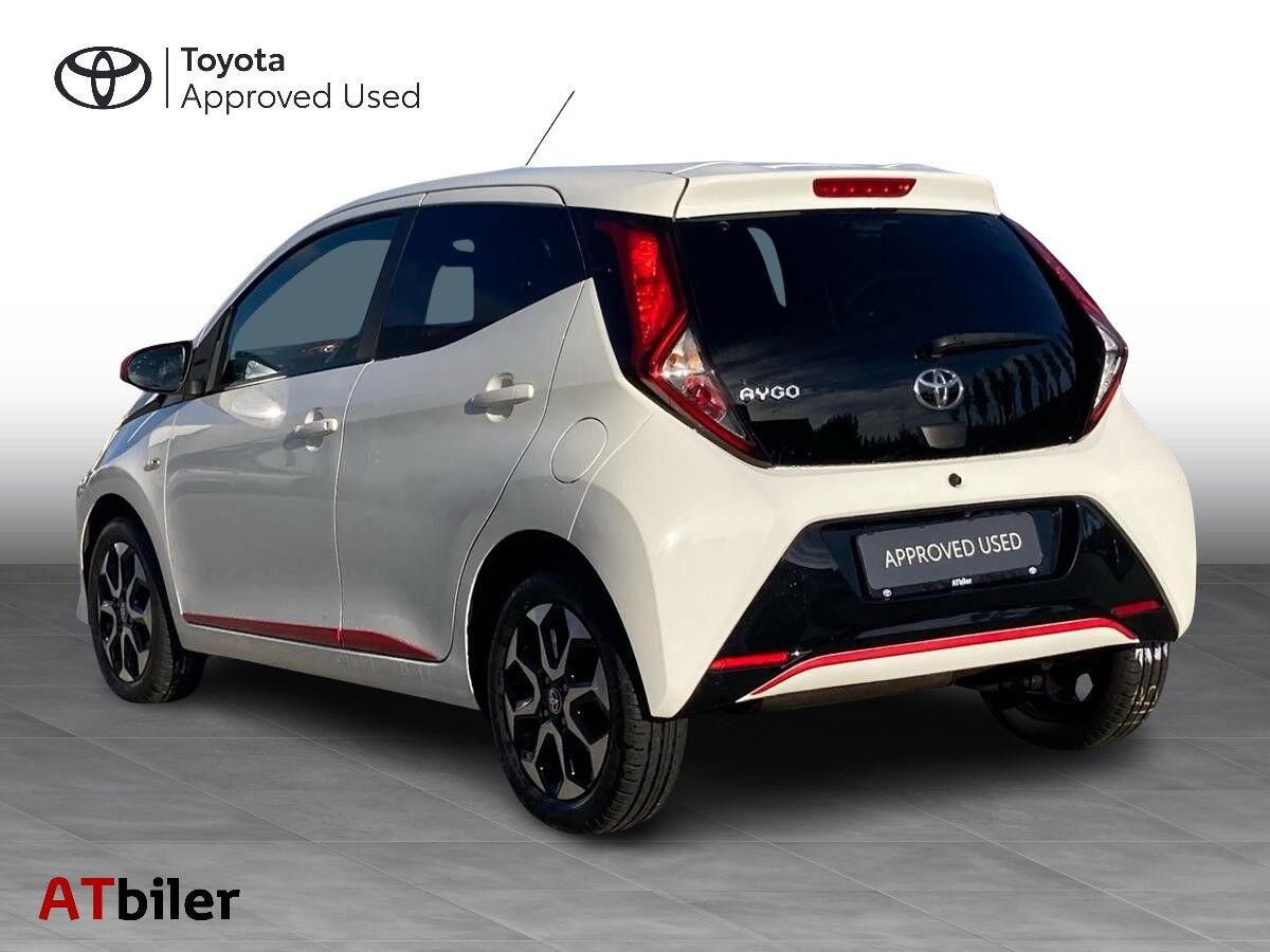 Hvid Toyota Aygo fra 2021