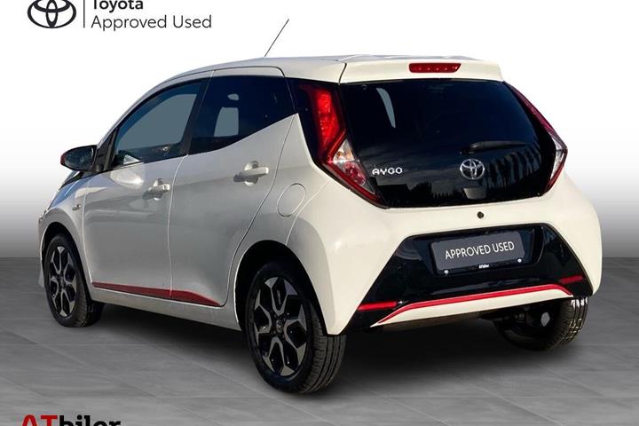 Hvid Toyota Aygo fra 2021