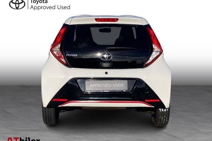 Hvid Toyota Aygo fra 2021