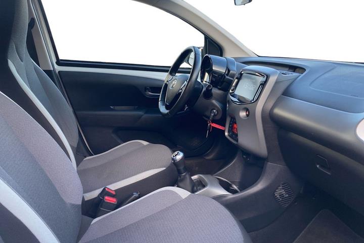 Hvid Toyota Aygo fra 2021