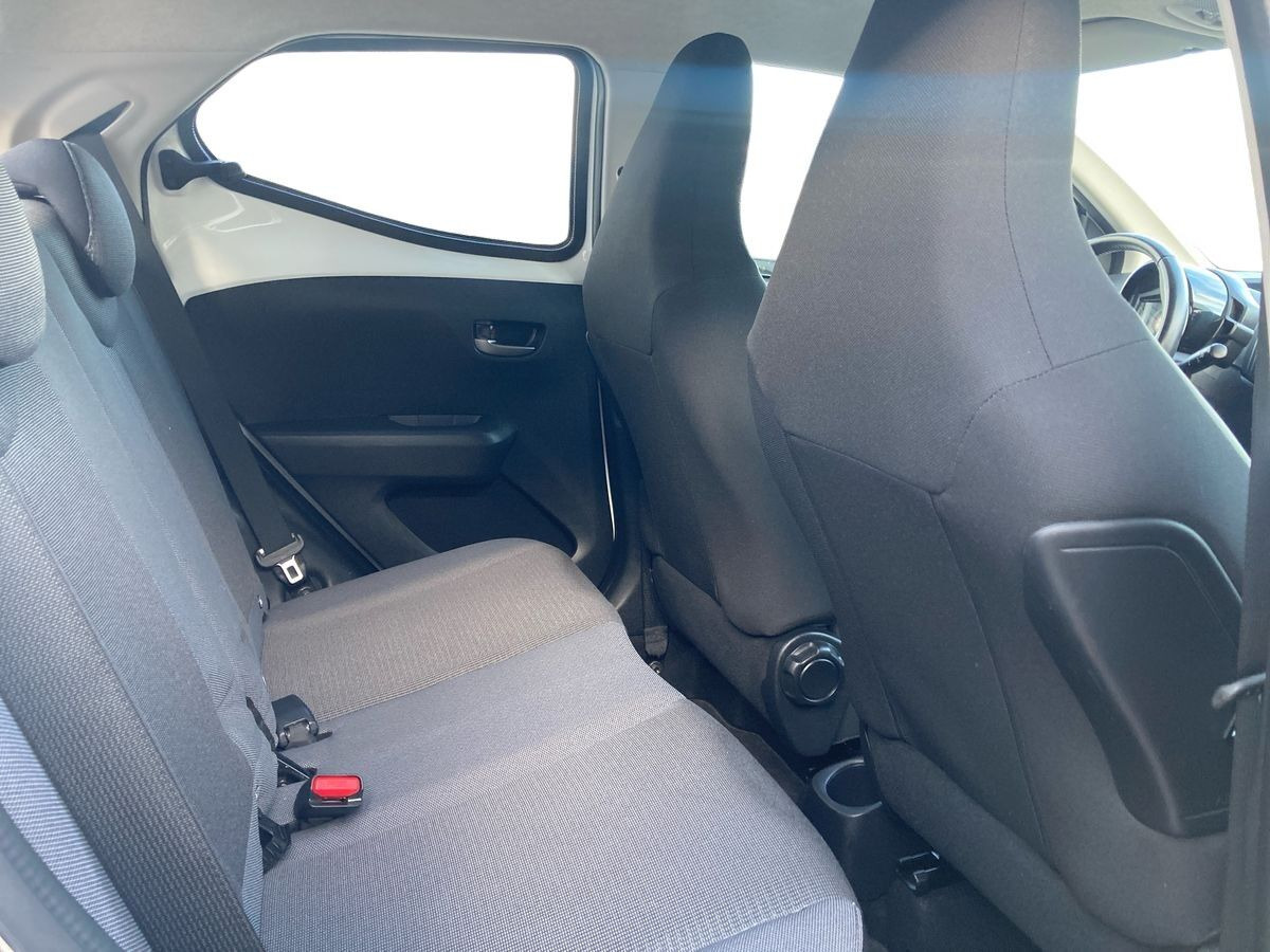 Hvid Toyota Aygo fra 2021