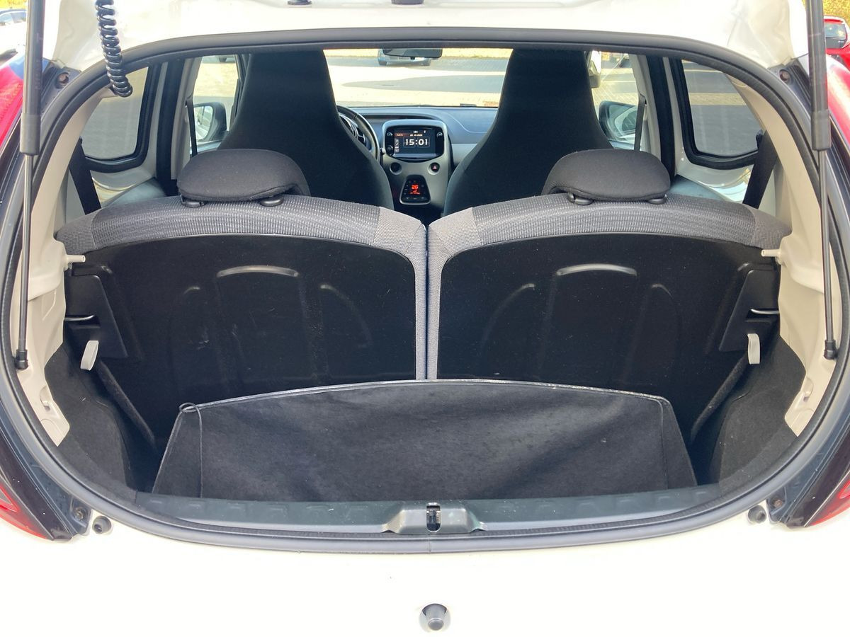 Hvid Toyota Aygo fra 2021