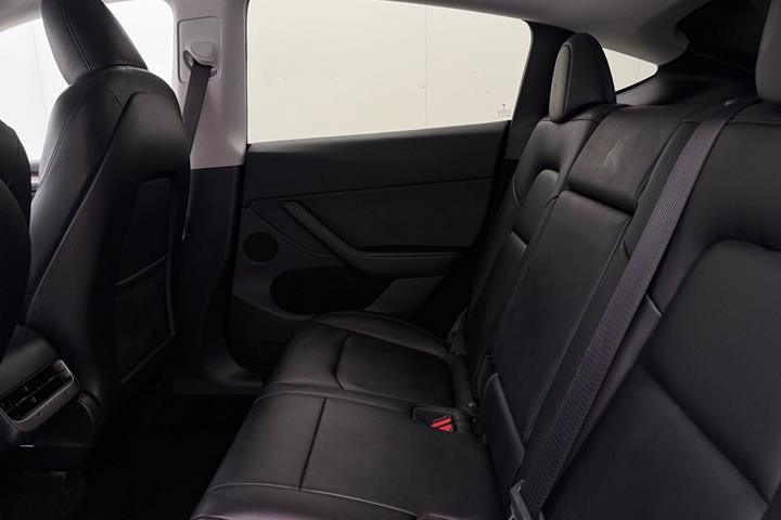 Sort Tesla Model Y fra 2023