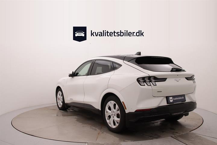 Hvid Ford Mustang Mach-E fra 2022