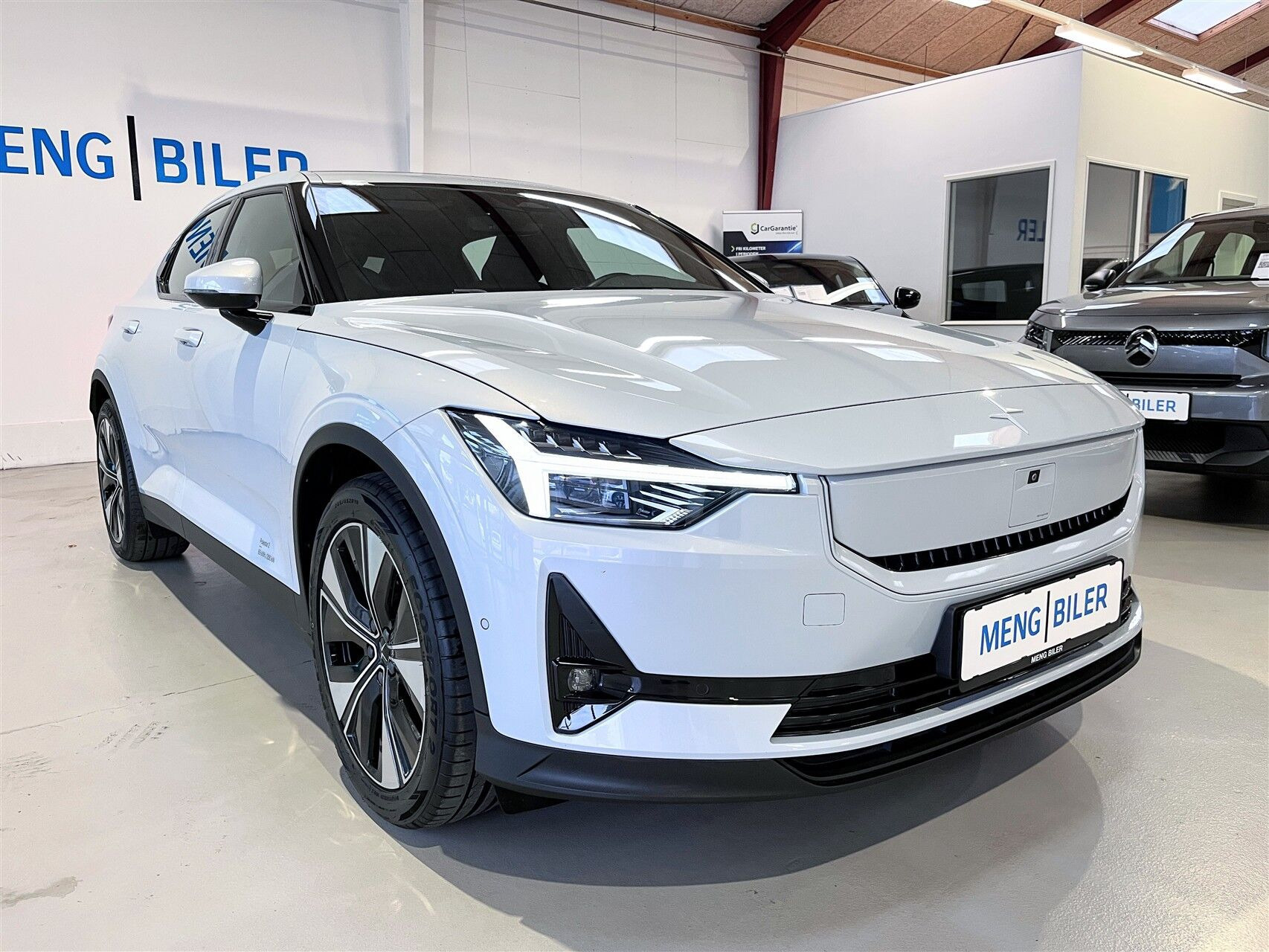 Hvid Polestar 2 fra 2024