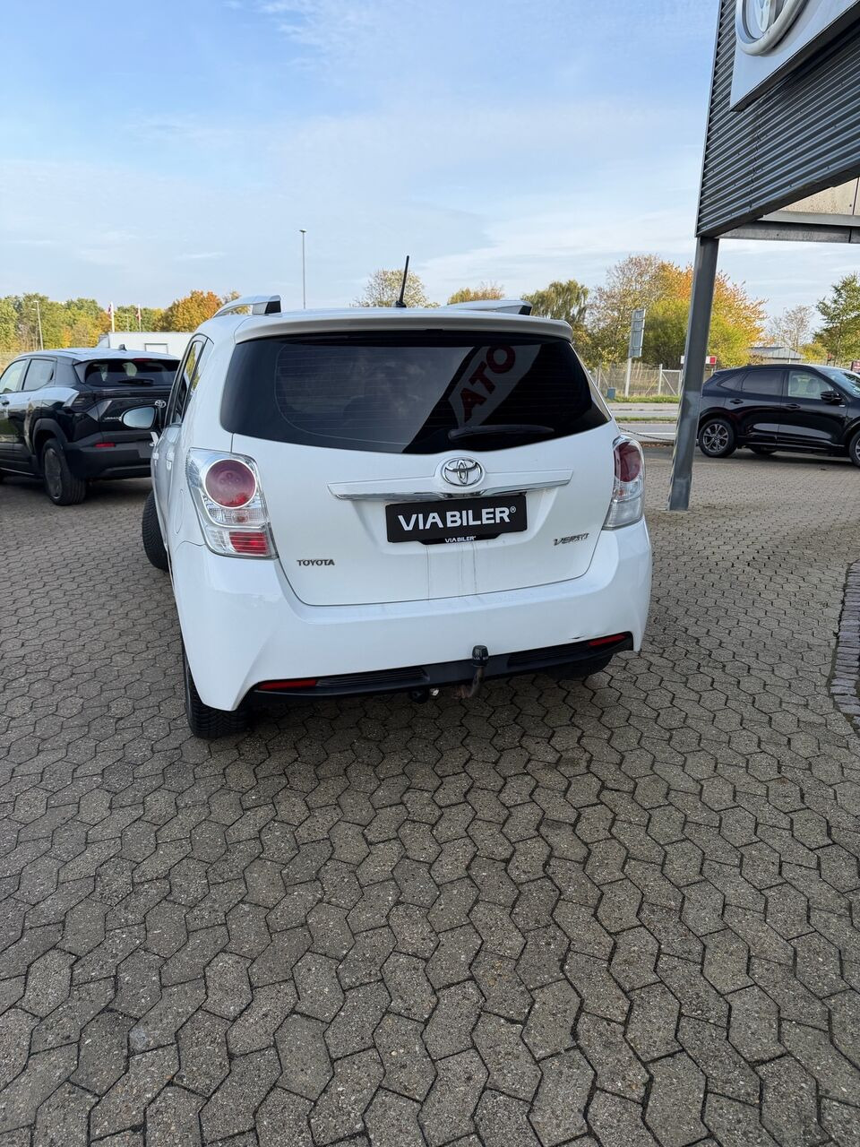 Hvid Toyota Verso fra 2015