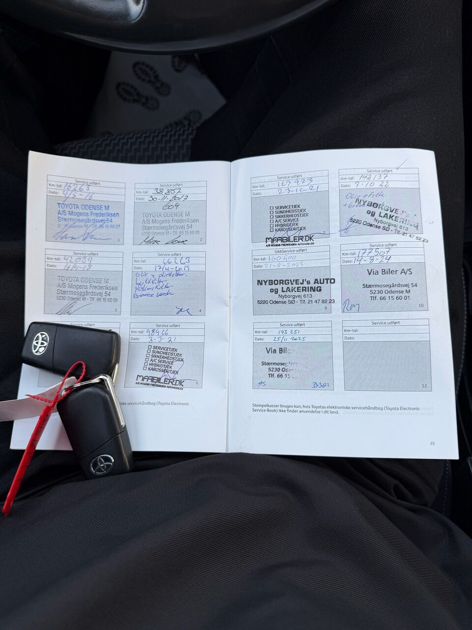 Hvid Toyota Verso fra 2015