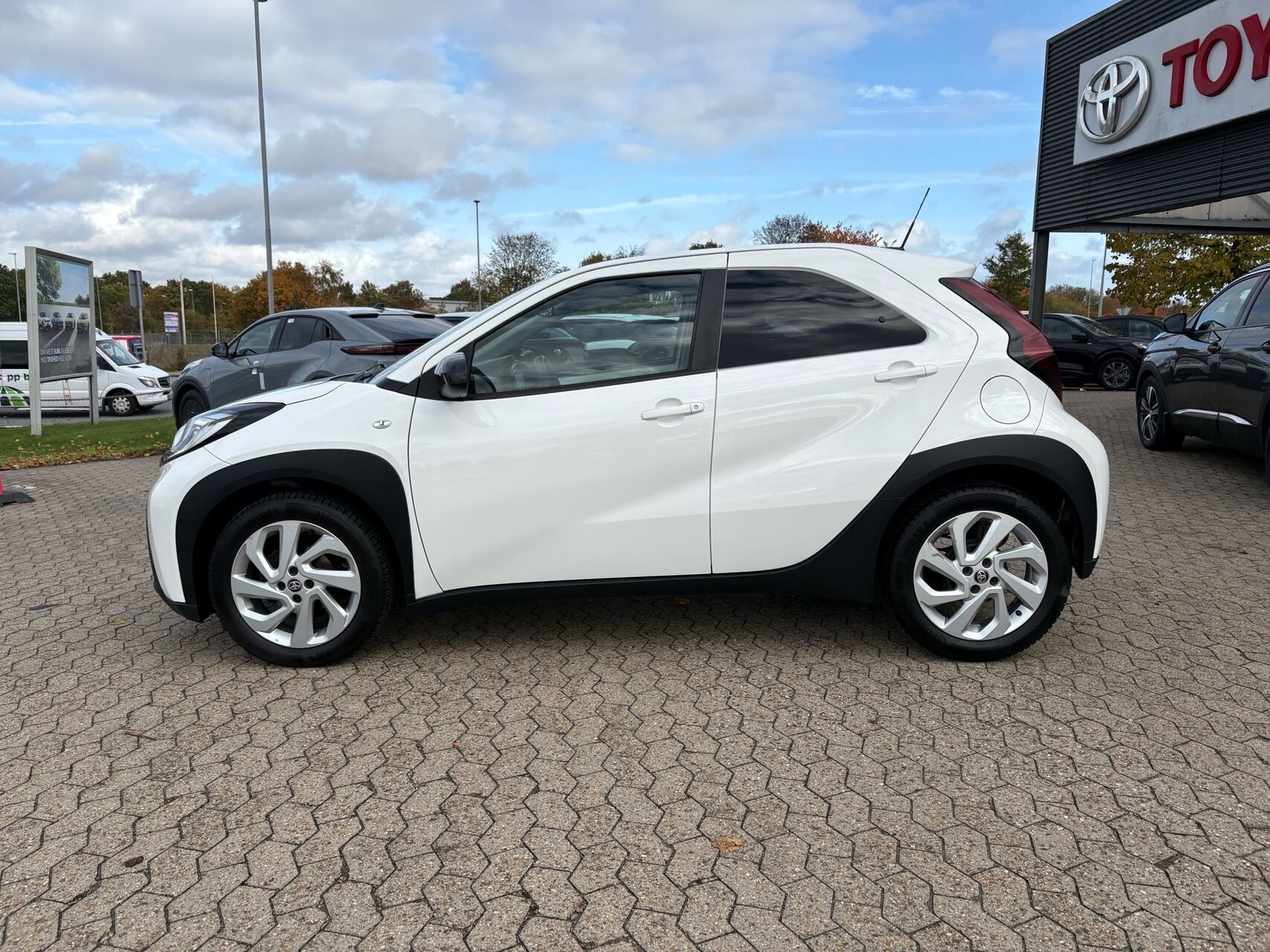 Hvid Toyota Aygo X fra 2022