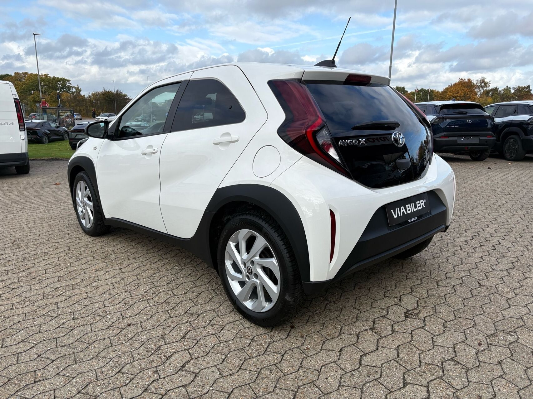 Hvid Toyota Aygo X fra 2022