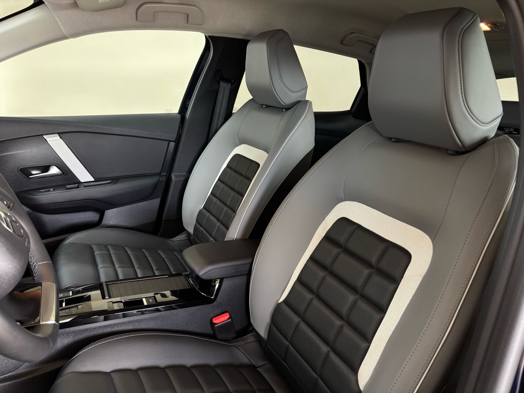 Blå Citroën ë-C4 fra 2025