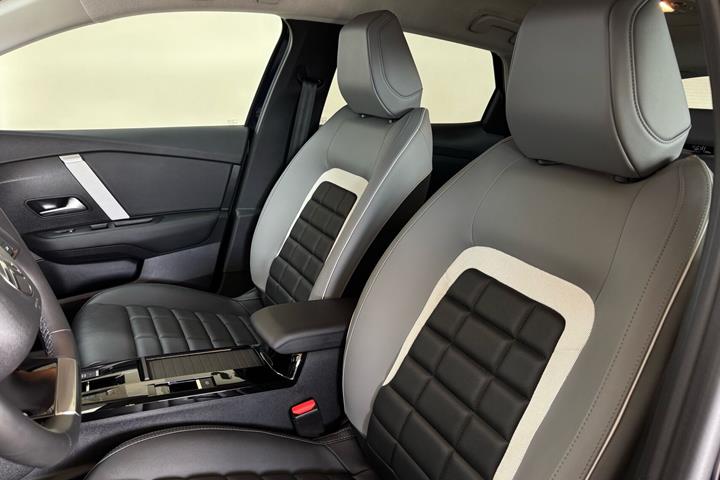 Blå Citroën ë-C4 fra 2025