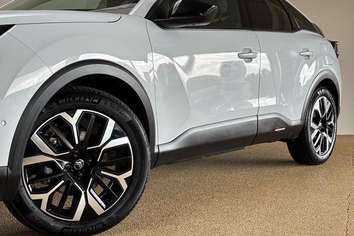 Hvid Citroën ë-C4 fra 2025