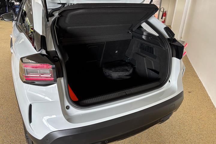 Hvid Citroën ë-C4 fra 2025