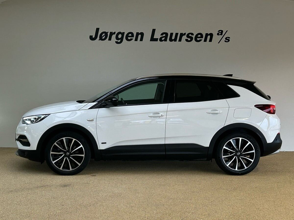 Hvid Opel Grandland X fra 2021