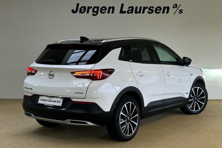 Hvid Opel Grandland X fra 2021