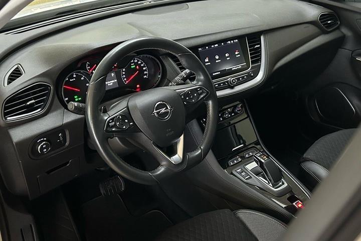 Hvid Opel Grandland X fra 2021