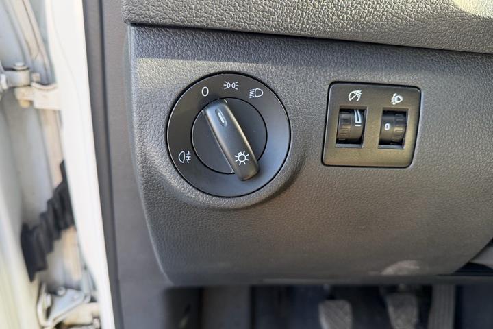 Hvid VW Caddy Maxi fra 2020
