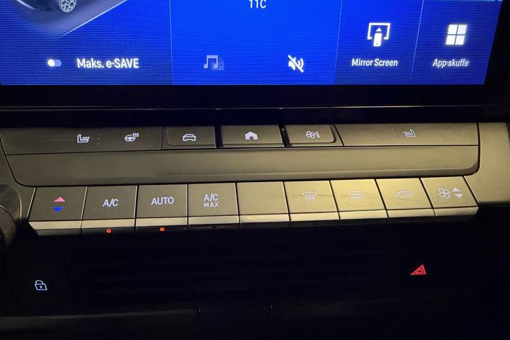 Hvid Opel Astra fra 2023