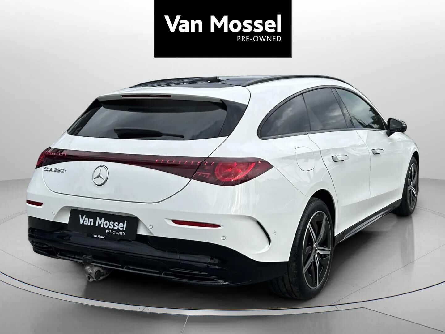 Hvid Mercedes CLA250+ fra 2026