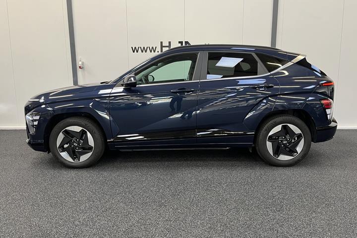 Blå Hyundai Kona fra 2025