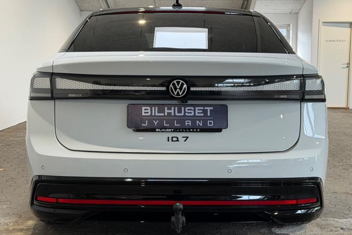 Hvid VW ID.7 fra 2026