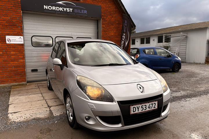 Sølv Renault Scenic III fra 2011
