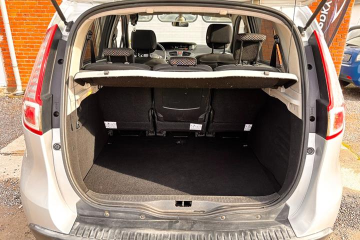 Sølv Renault Scenic III fra 2011